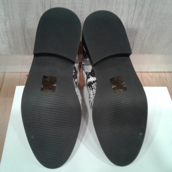 SOLSANA BOOTS BOOTIES WALKING SHOES FLATS WHITE SNAKE EMBOSSED LEATHER US 6 E 36 - Picture 11 of 14